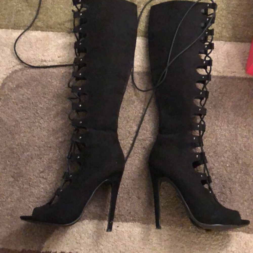 Black, High Heeled Gladiator Style Bootie 😍